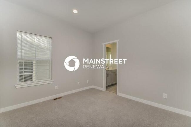 Building Photo - 4 Bedroom Pet-Friendly Home in Colorado Sp...