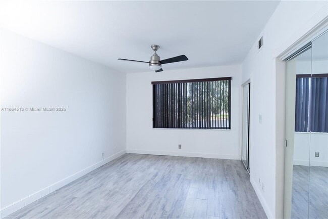 Building Photo - 16793 Hemingway Dr