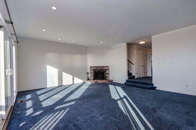 Building Photo - 1645 15th Ave