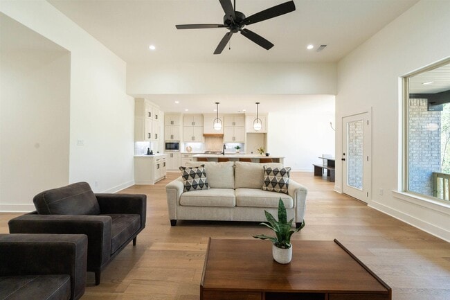 Building Photo - 141 Ridgeview Trl