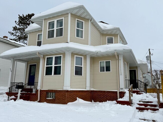 Building Photo - 407 N State St