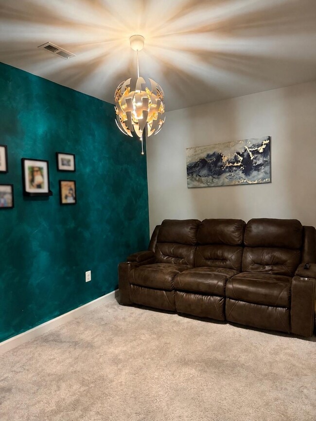 Building Photo - 8187 Carriage Homes Dr