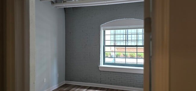Building Photo - 160 Lafayette St