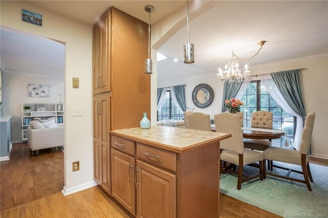 Building Photo - 197 Bridge St