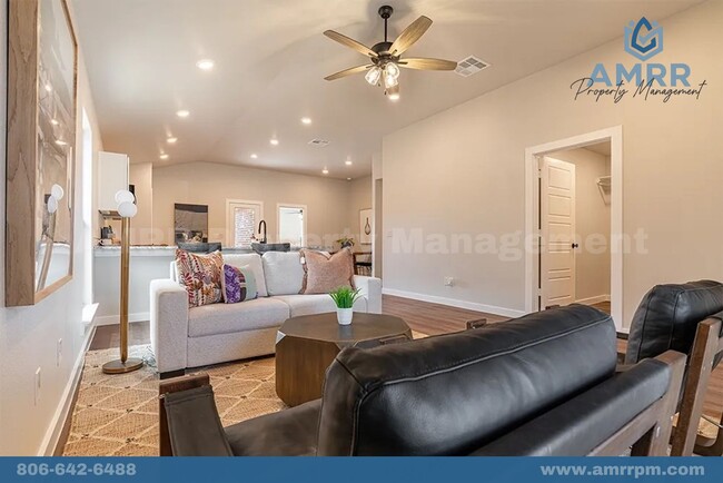 Building Photo - NEW 3 Bedroom In Bell Farms!