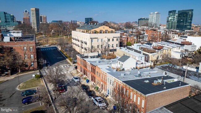 Building Photo - 1015 Riverside Ave