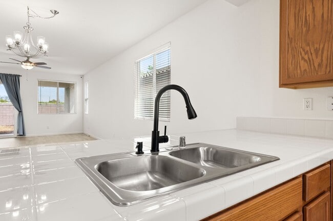 Building Photo - Desirable Elk Grove Area