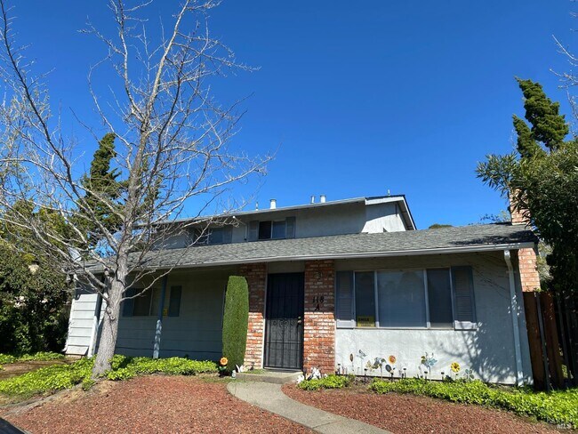 Building Photo - 118 Yorkshire Ct