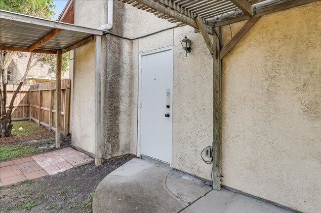 Building Photo - 11205 Willowood Creek Dr