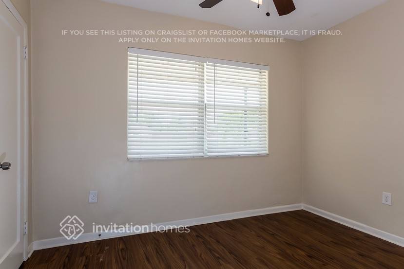 Building Photo - 335 NW 190th St