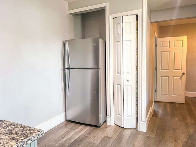 Building Photo - Charming Home in the Heart of Downtown Kis...