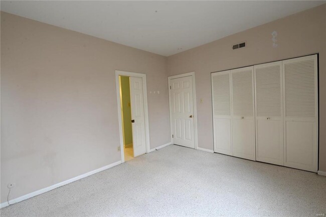 Building Photo - 5561 Waterman Blvd
