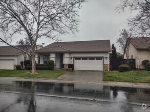 Building Photo - Springfield Rocklin Gated 55and Older Comm...