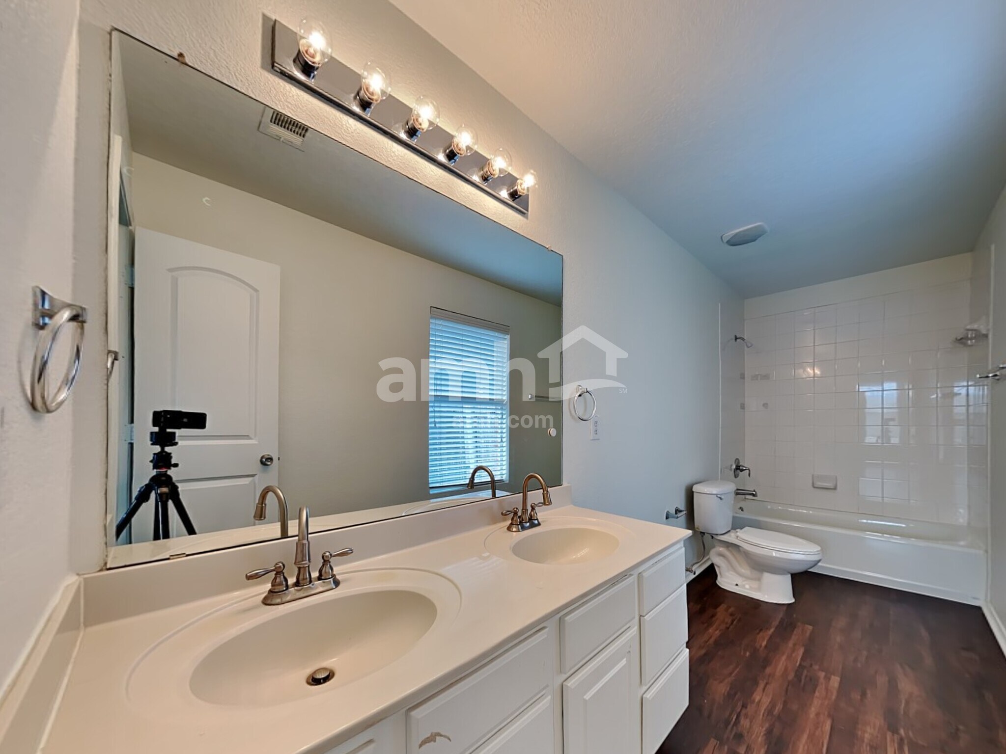 Building Photo - 8528 Hawkview Dr