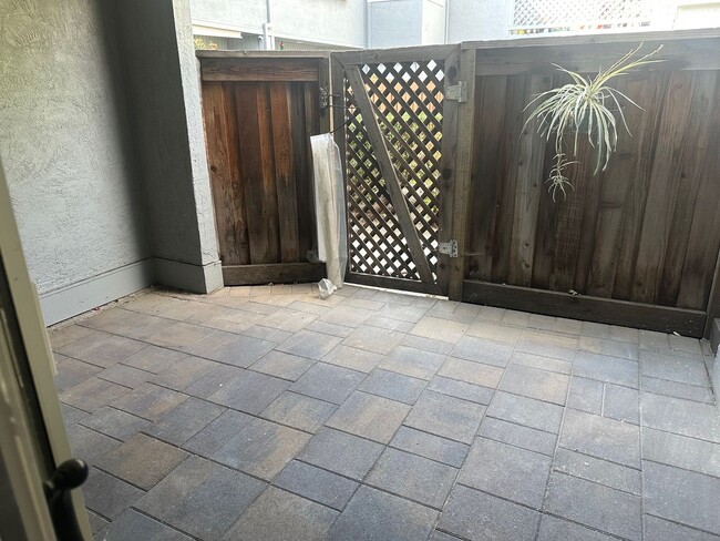 Building Photo - Spacious 2-Bedroom, 2-Bath Condo – Fully R...