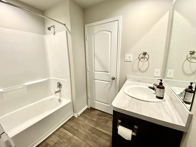 Building Photo - 12751 Landon Lgt N