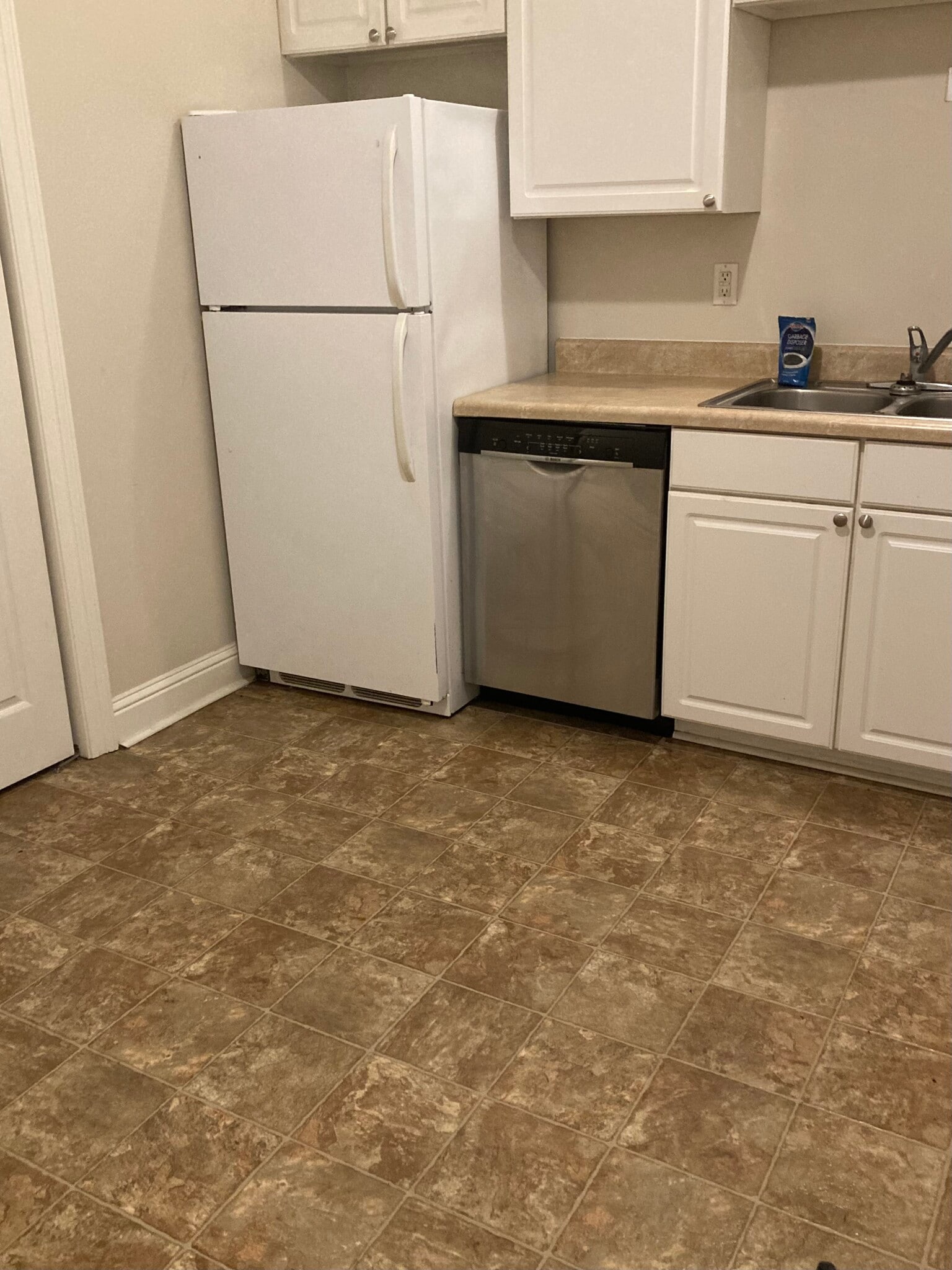 Kitchen - 138 Briarwood Ct