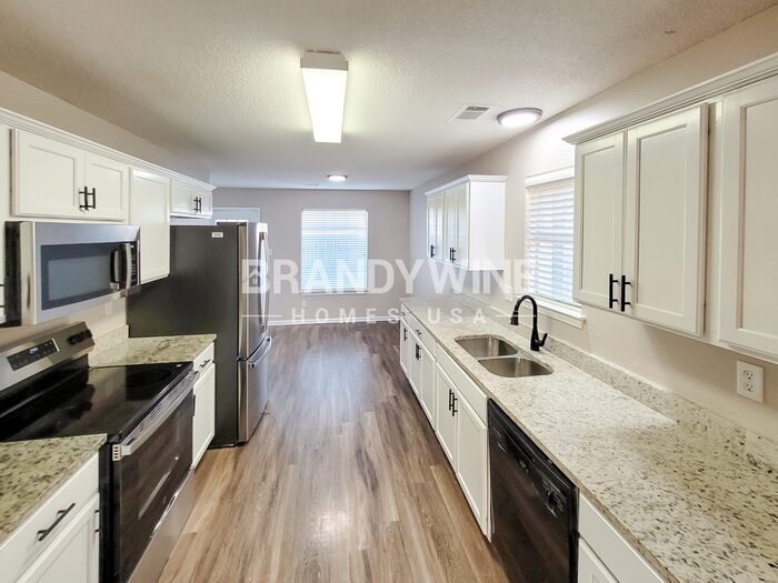 Building Photo - 10242 Evening Hill Dr