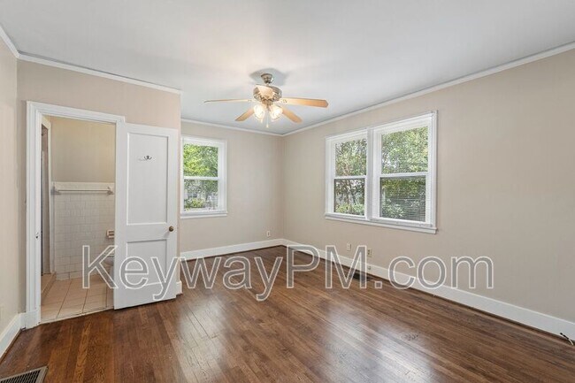 Building Photo - 2334 Redwood Dr