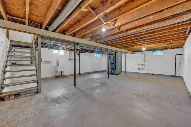 Building Photo - Randel 227