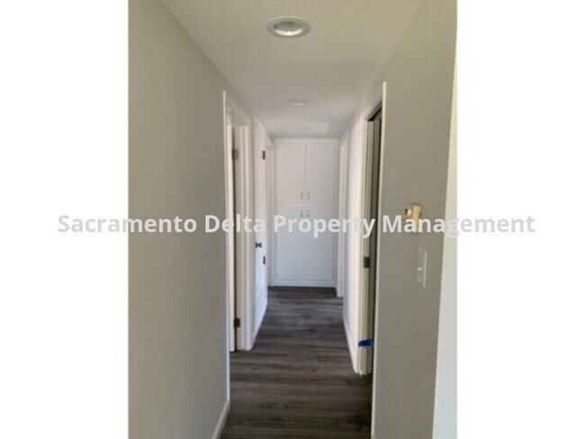 Building Photo - Nice home in Fair Oaks neighborhood