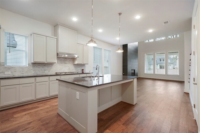 Building Photo - 6 Clearview Terrace Pl