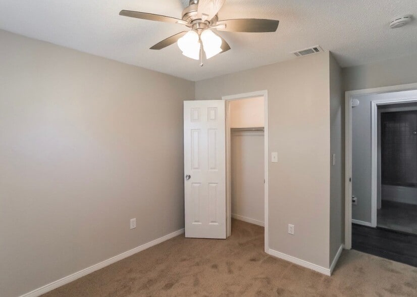 Building Photo - 203 Bowie St