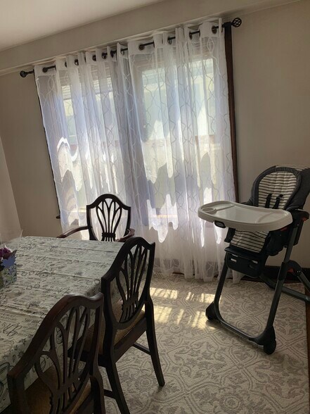 Dining Room - 164 Hamilton Dr