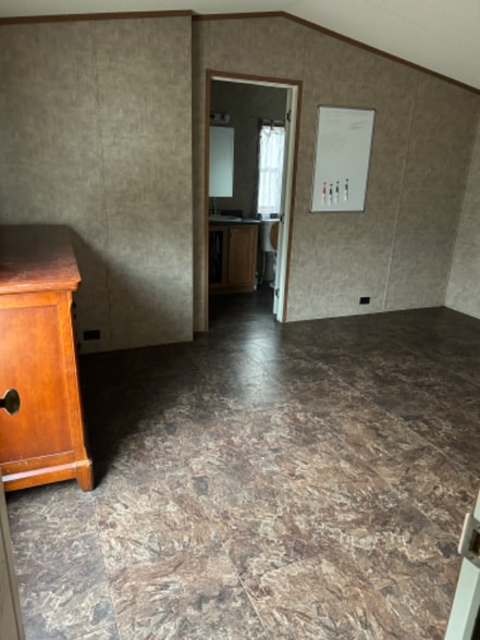 Building Photo - 3379 Family Dr