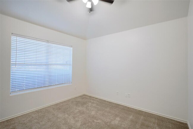 Building Photo - 11713 Larch Valley Dr