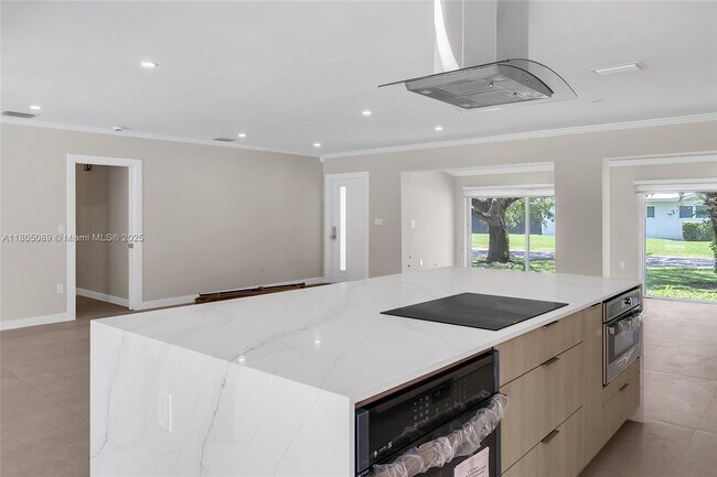 Building Photo - 8501 SW 54th Ct