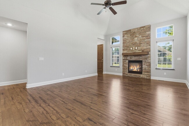 Building Photo - 3835 E Brookdale Terrace