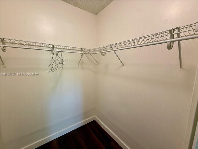 Building Photo - 1237 SW 46th Ave