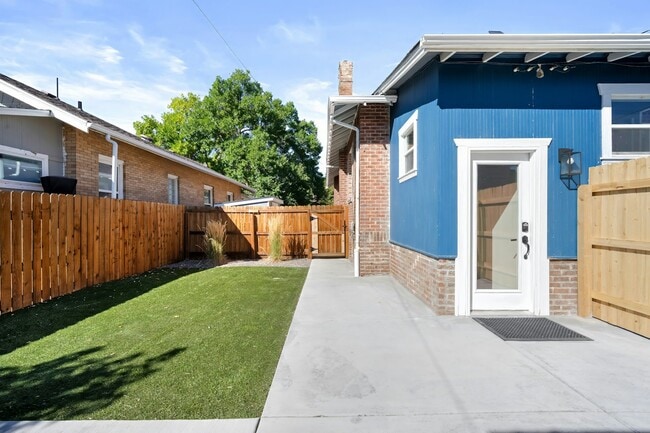 Building Photo - 1534 Meade St
