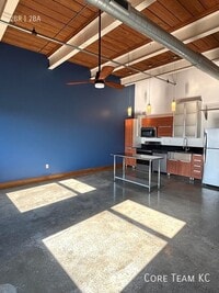 Building Photo - 382 W 22nd St
