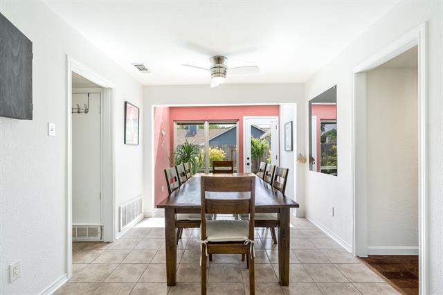 Building Photo - 419 Brooks Ln