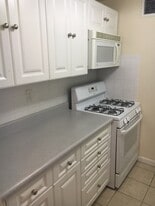 Building Photo - 300 Adams St