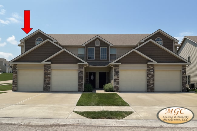 Building Photo - Feel the Luck of Eagle Creek Townhomes— $500 Rent Credit on Select Townhomes!