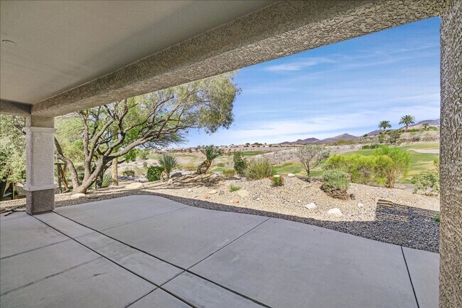 Building Photo - Golf Course Views in Sun City Anthem!  Age...