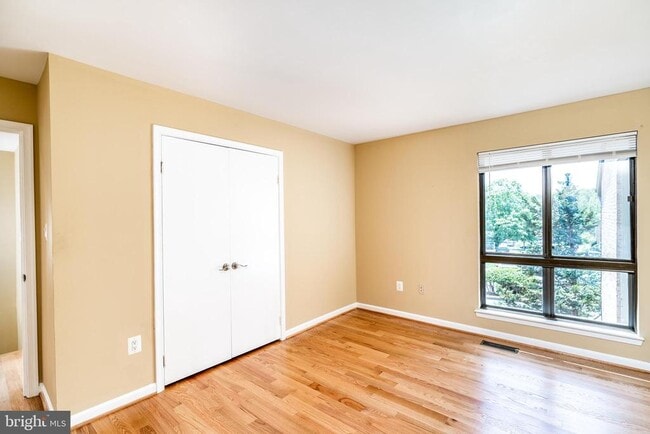 Building Photo - 3134 Delburne Ct