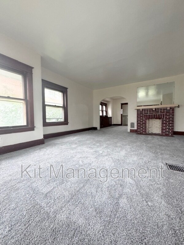 Building Photo - 4158 Commonwealth Ave