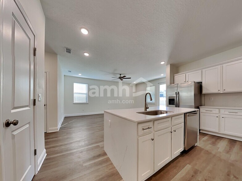 Building Photo - 11643 Bay Hl Cir