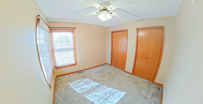 Building Photo - 3D Tour Available - Gorgeous West Side Home with Garage + Fenced in Back Yard! Available Now!