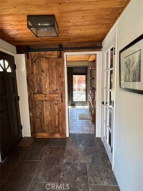 Building Photo - 456 S Skyline Dr