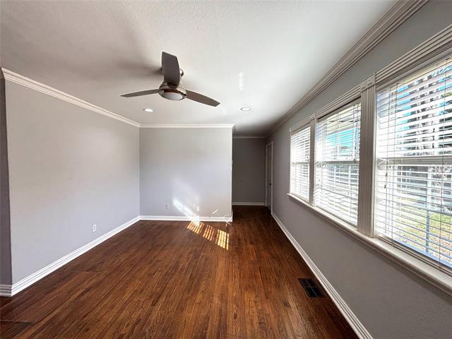 Building Photo - 3933 Park Ln