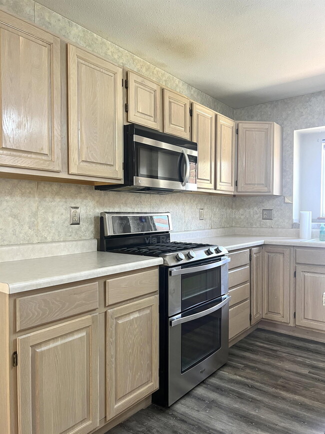 Building Photo - 6436 Peak Vista Cir