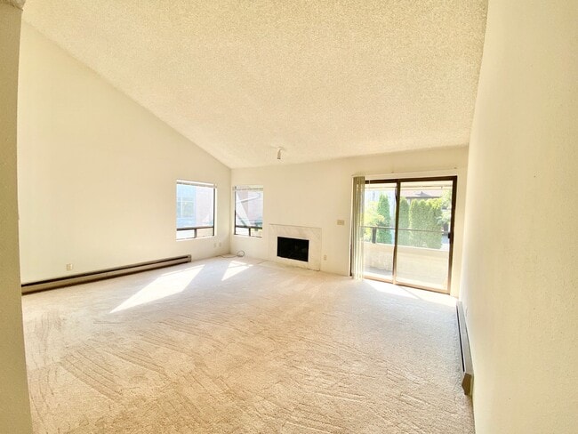 Building Photo - Bellevue Vista