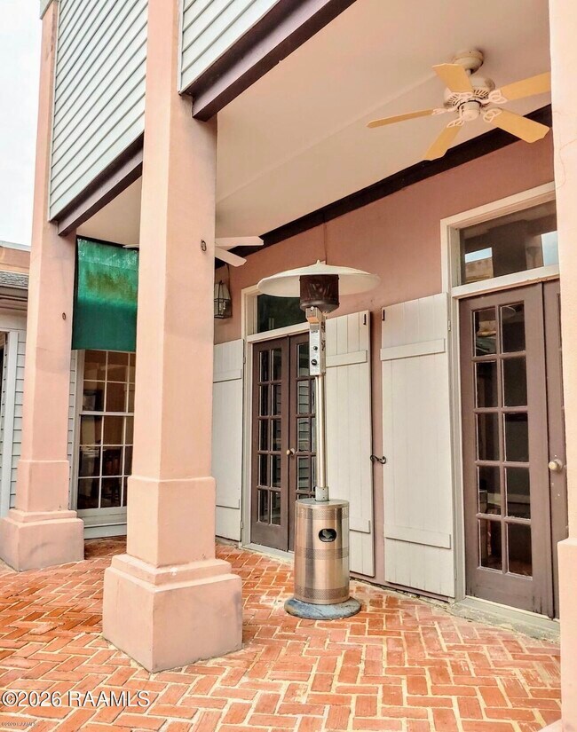 Building Photo - 201 Ursuline St