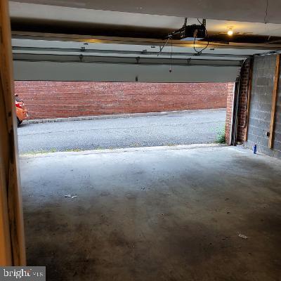 Building Photo - 1232 N Vernon St