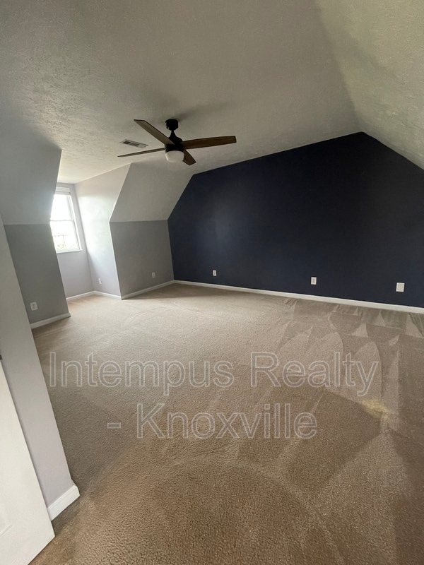 Building Photo - 7728 Chapel Bend Dr